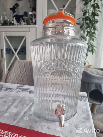 Лимонадница с краном