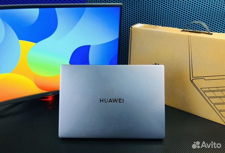 Ноутбук Huawei i3-12th/8Gb/SSD256 как новый