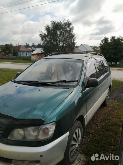 Toyota Ipsum 2.0 AT, 1996, 250 000 км