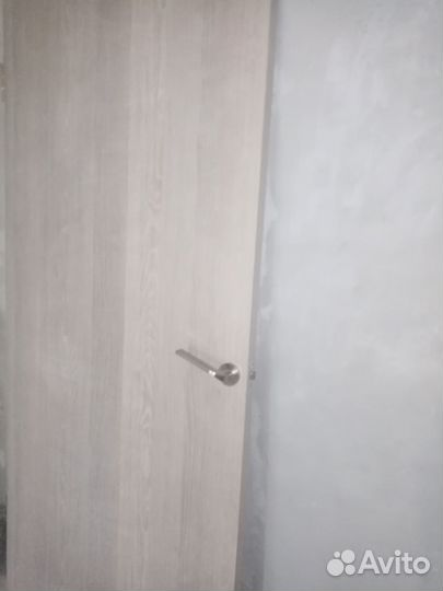 Дверь межкомнатная 80 с наличниками б/у