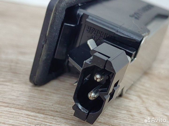 Подсветка номеров правая Bmw X5 E70 N62B48 2008