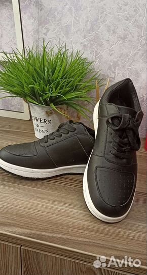 Кроссовки женские cropp