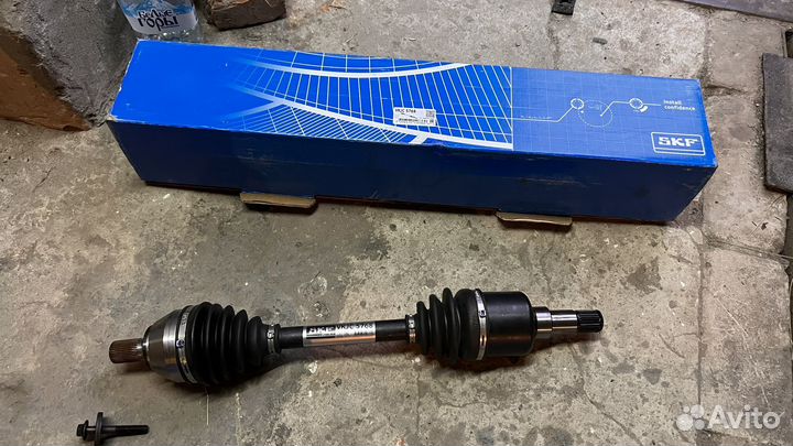 Привод на ford focus 2 левый SKF