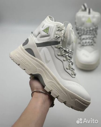 Ботинки зимние белые Nike ACG Air Zoom Gaiadome