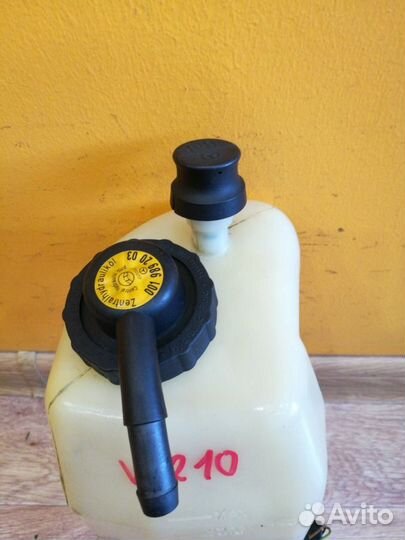 Бачок гидроусилителя руля Mercedes-Benz E-Class