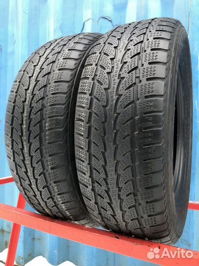 Nokian Tyres WR SUV 235/65 R17