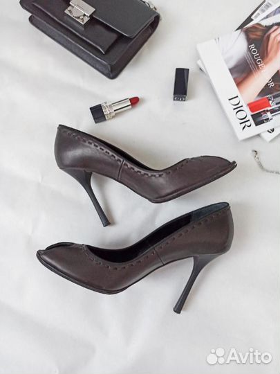 Туфли женские кожаные на шпильке 39 размер