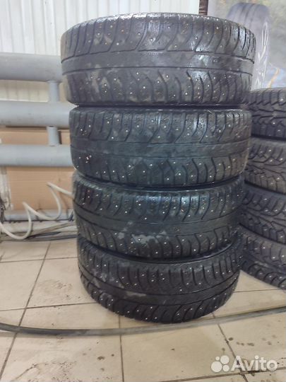 Bridgestone Ice Cruiser 7000S 205/55 R16 91T