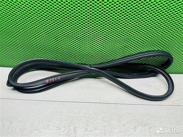 Уплотнитель проема двери передний левый Hyundai