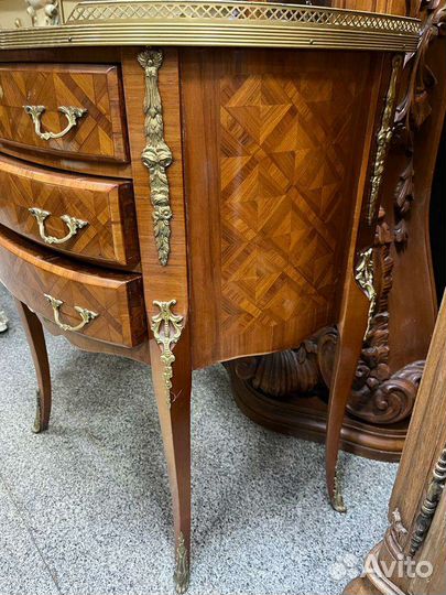 Тумбочка из массива