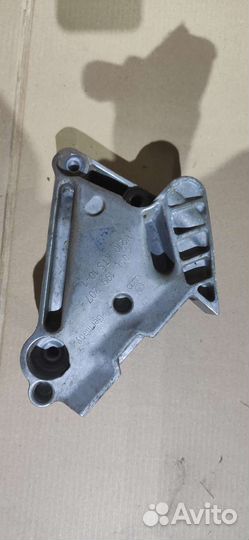 Кронштейн двигателя Volkswagen Tiguan 2