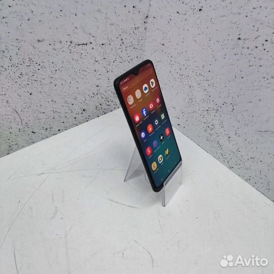 Samsung Galaxy A20, 3/32 ГБ