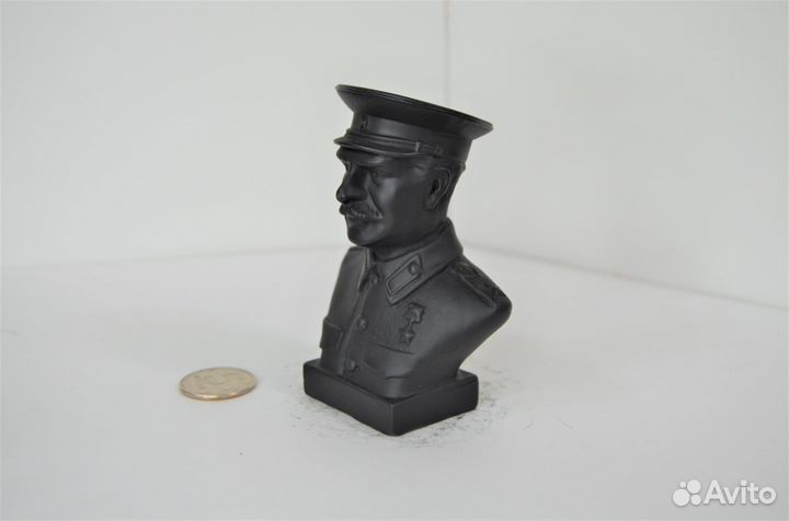 Бюст Сталин И. В. в фуражке чугун