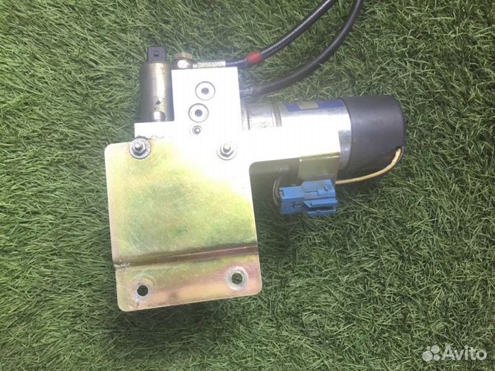 Амортизатор крышки багажника Bmw 7 E65 N62B44A