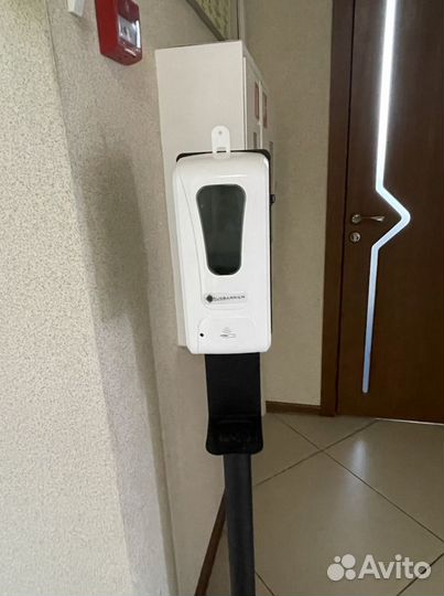 Дозатор для антисептика Rusbarrier со стойкой