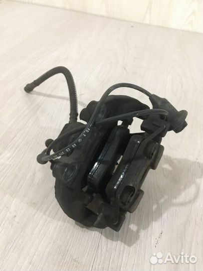 Суппорт тормозной задний правый Mercedes Benz S500