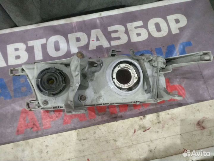 Фара передняя левая Toyota Exiv st180