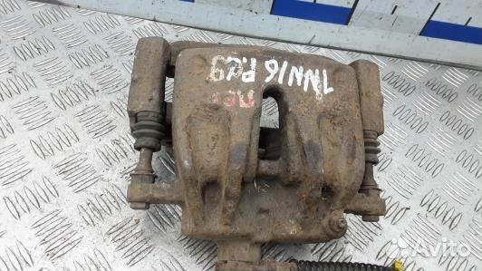 Суппорт тормозной передний левый land rover freela