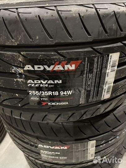 Yokohama Advan Fleva V701 255/35 R18 94W