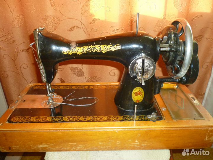Швейная машинка Подольск 1А СССР