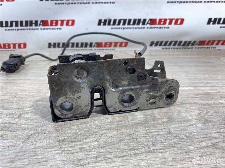 Замок капота VW Пассат Б6