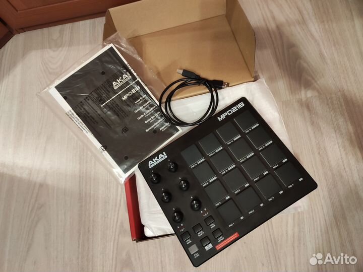 Драм машина / Midi контроллер akai MPD 218