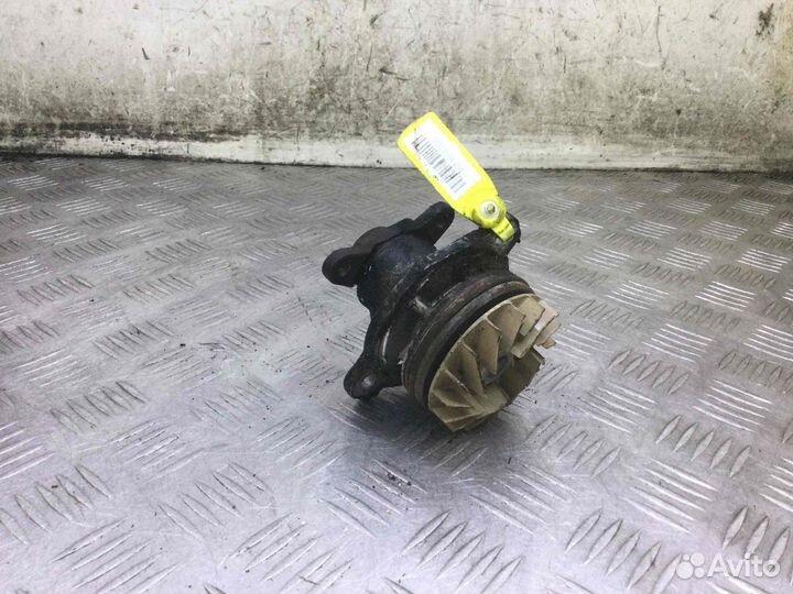 Помпа Opel Vivaro M9R782