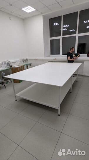 Раскройный стол 200х160 см с одной полкой