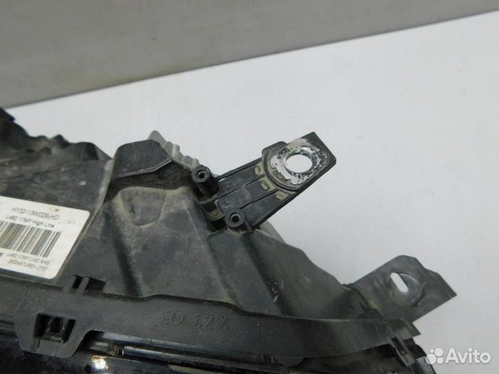 Фара правая Land Rover Discovery V