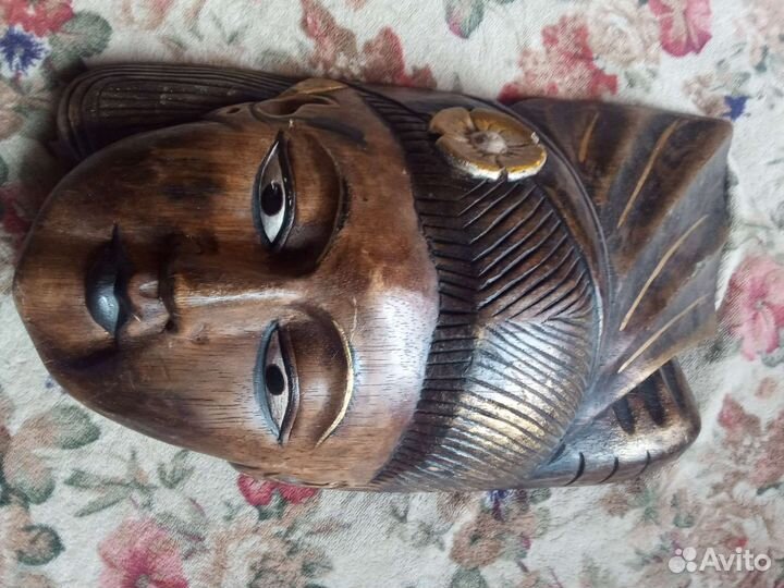 Маска интерьерная. Дерево