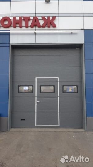 Секционные ворота Алютех ProTrend с калиткой