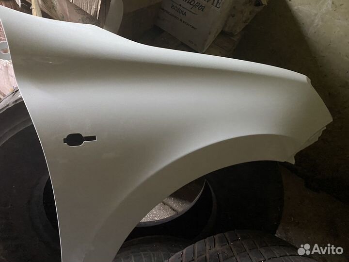 Крыло ваз2190 Гранта белое облако