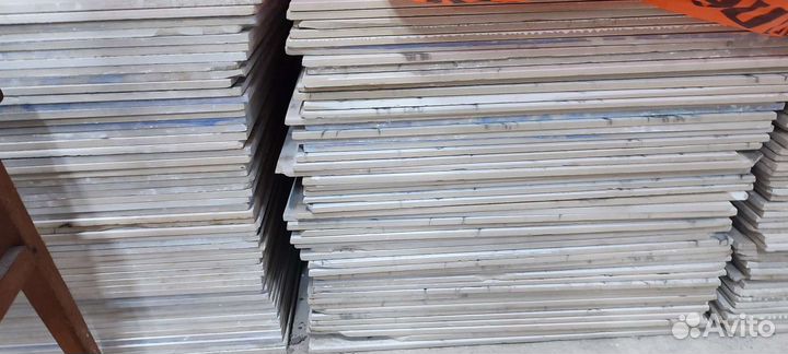 Керамическая плитка для пола бу