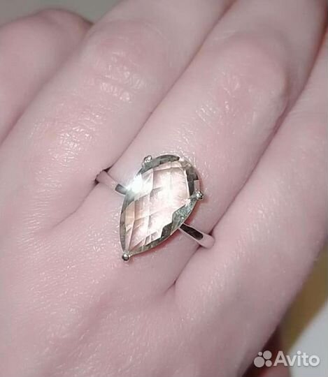 Серебряное кольцо с зелёным аметистом