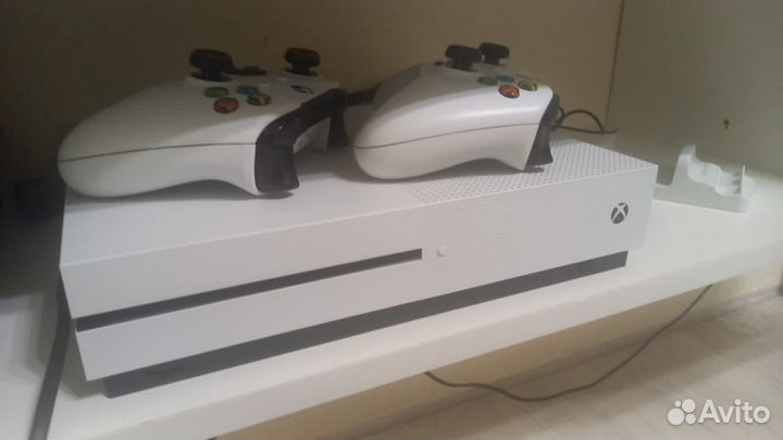 Xbox One S на 500 Гб