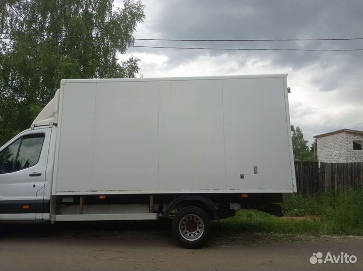 Водитель со своим авто