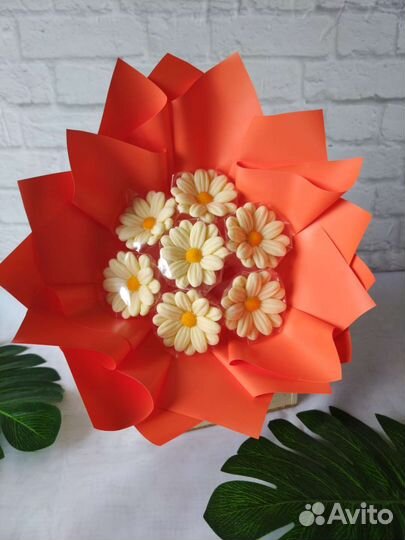 Букет ромашек из шоколада