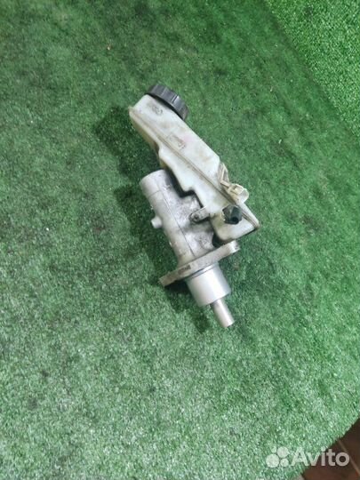 Главный тормозной цилиндр Ford Focus 2 1.8 2010