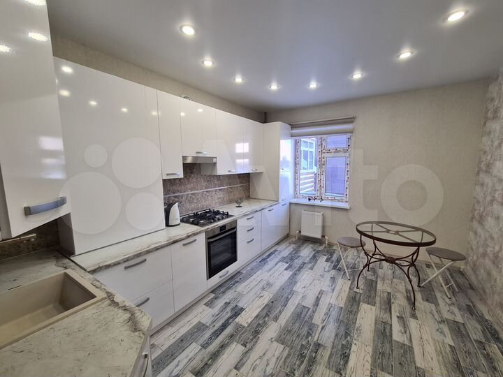 2-к. квартира, 58,3 м², 1/3 эт.
