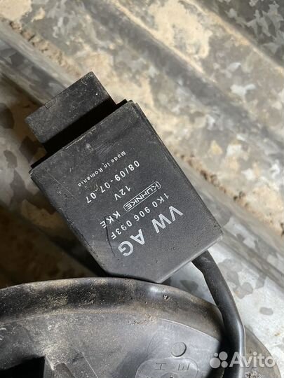 Реле бензонасоса Volkswagen Passat B6