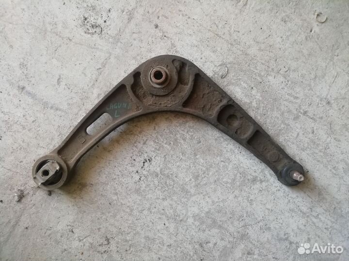 Рычаг передний правый Рено Лагуна 1