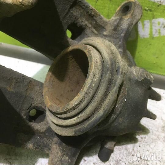 Суппорт передний правый Вольво C40