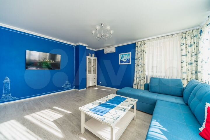 2-к. квартира, 55 м², 2/4 эт.