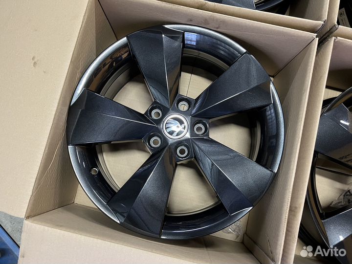 Новые Оригинал Литые диски Skoda 5x112 R17