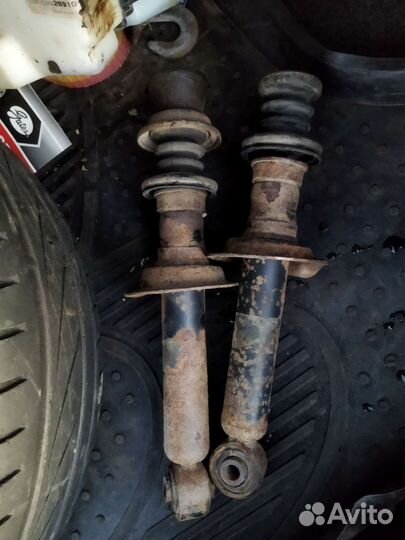 Стойки задние primera p11