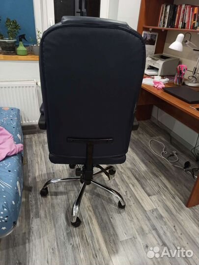 Компьютерное кресло (офисное )