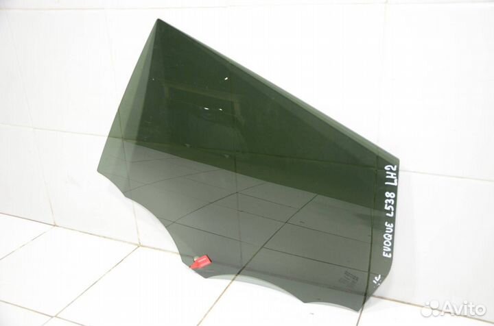 Стекло двери заднее левое Land Rover Range Rover