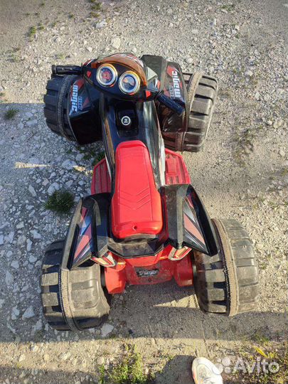 Детский квадроцикл на аккумуляторе