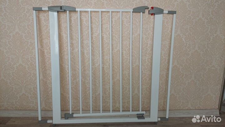 Ворота безопасности на лестницу