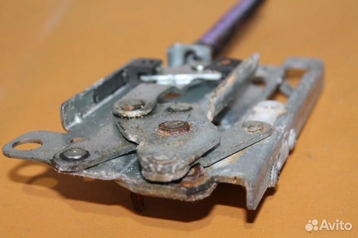 Завес (петля) левая AEG 4055260527 бу. 4643